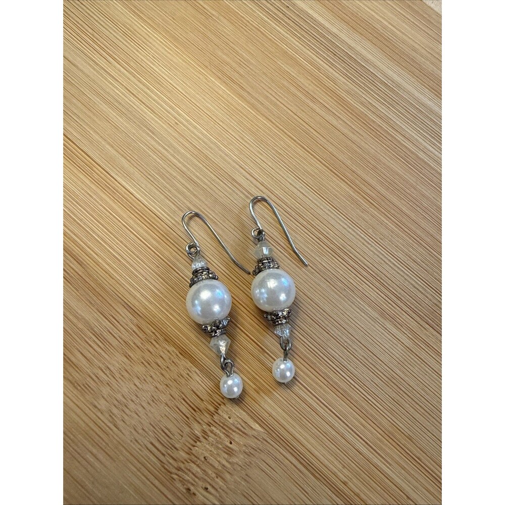 VINTAGE WHITE PEARL DANGLE DROP DAINTY EARRINGS UNBRANDED